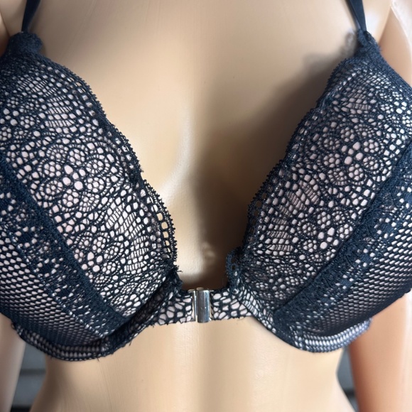 Victoria’s Secret Black Lace Bra - Picture 3 of 7